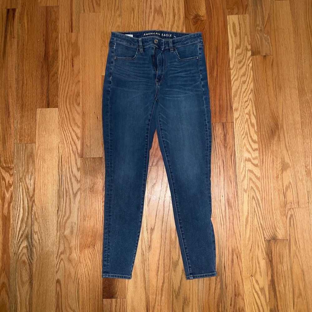 EUC American Eagle Jeans